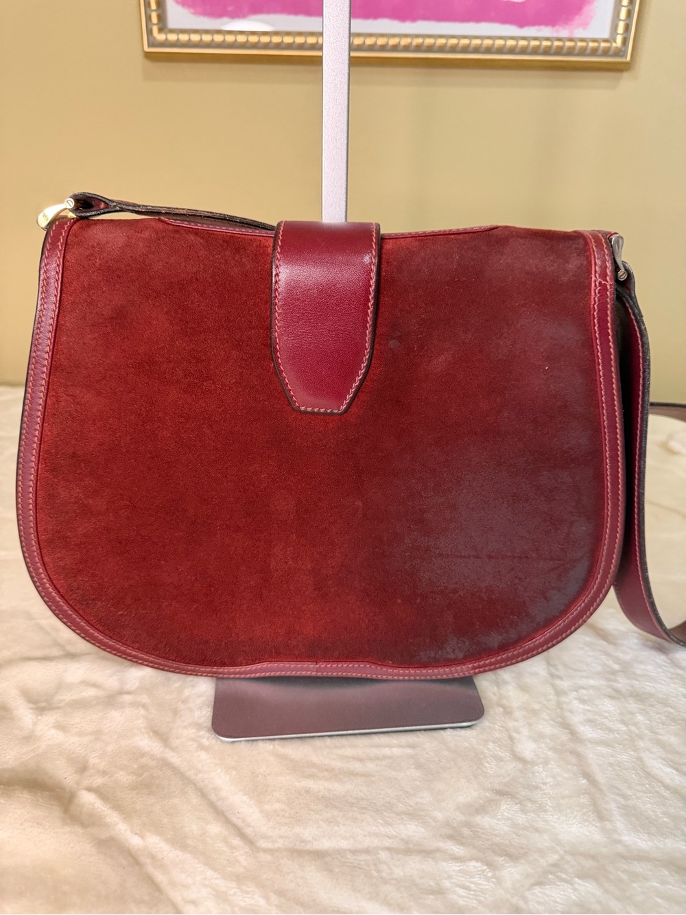 Gucci vintage Burgundy Suede Saddle Shoulder Bag with Gold Hardware - Picture 6 of 16
